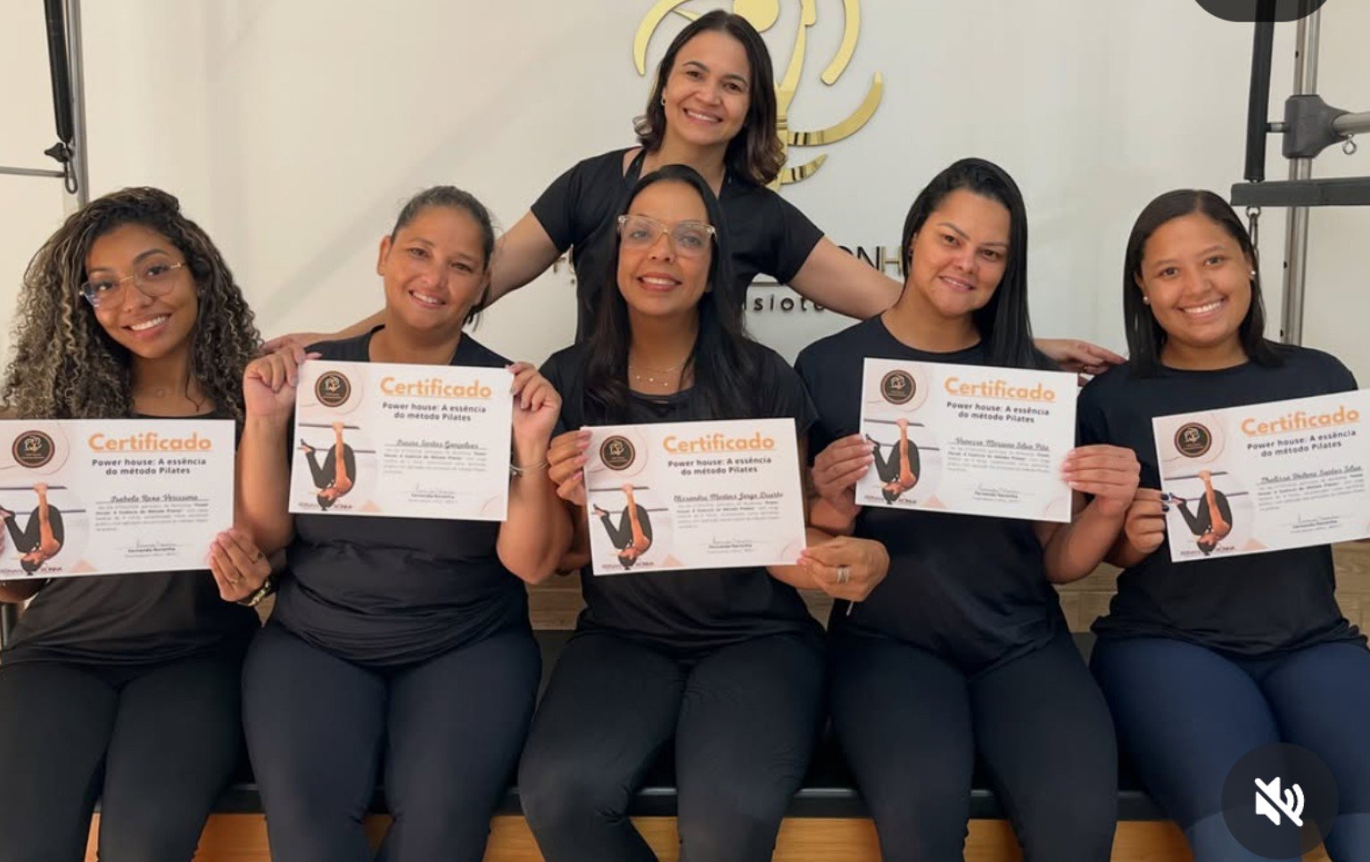 Participantes de atividade prática de Pilates no Espaço Fernanda Noronha